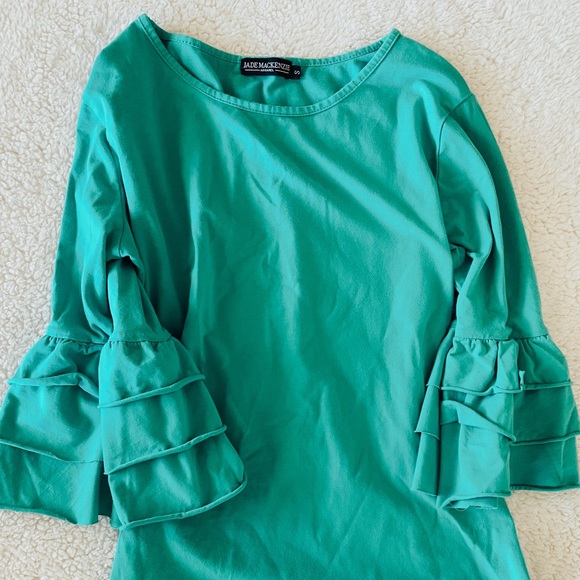 •Cute shirt• - Picture 2 of 3